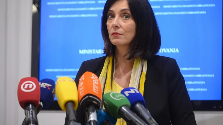 Divjak: 'Prijevoz učenika i prazni studentski domovi izvori za rebalans proračuna'