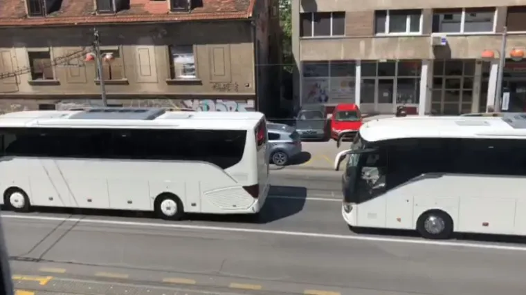 Prosvjed povremenih prijevoznika autobusa: &lsquo;Ostani doma i ostat će&scaron; bez doma&rsquo;