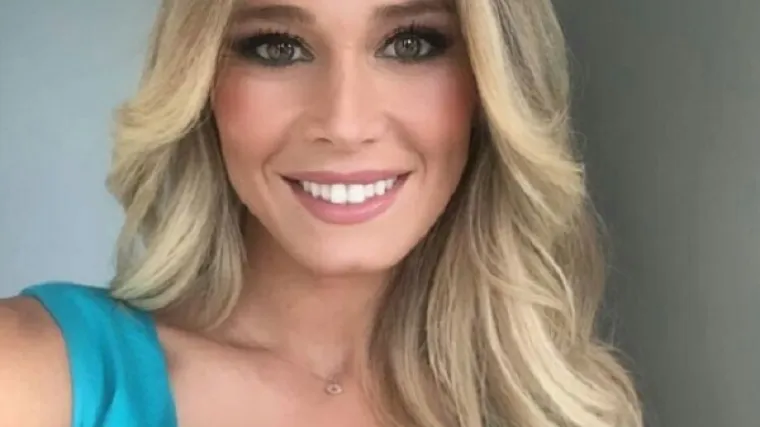 Nakon 58 dana iza&scaron;la iz kuće pa pozirala u prekratkim hlačicama