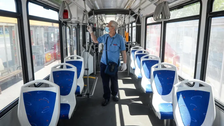 'Kameni mostić je sru&scaron;en kako bi vozilo moglo prolaziti...'