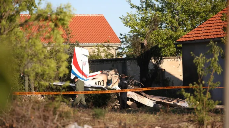 'Eksplodirao je, u njemu su bili instruktor i kadet'