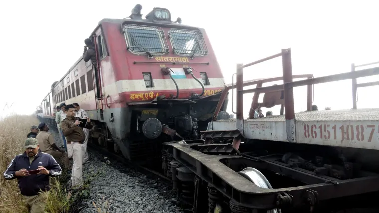 Vlak usmrtio najmanje 16 migrantskih radnika koji su spavali na pruzi