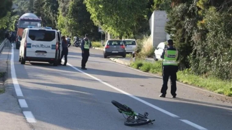 Te&scaron;ka prometna u Dubrovniku: Policajci automobilom naletjeli na dijete na biciklu