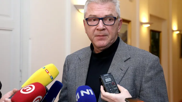 'Tko je s mise u Solinu išao u splitski Dom za starije? Je li tada virus ušao tamo?'