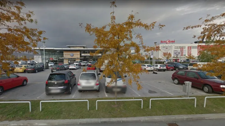 Dovezao auto na pregled jer mu je ne&scaron;to strugalo kraj kotača, na&scaron;li mu bombu?