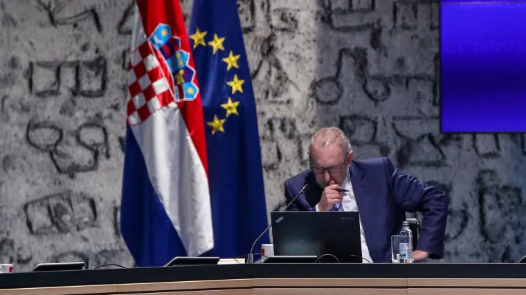 'Imat će posebni čip s dva biometrijska identifikatora - lice i otiske prstiju''