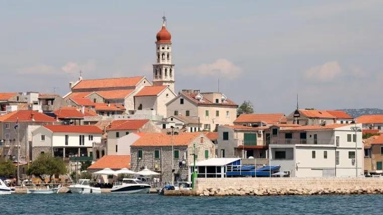 Murter napokon iza&scaron;ao iz karantene pa su krenule pripreme za sezonu, uz posebna pravila