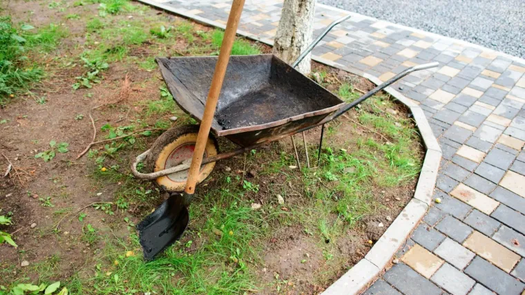 Varaždinac udario čovjeka lopatom po glavi; Sud mu odredio smije&scaron;nu kaznu - 508 kuna!?