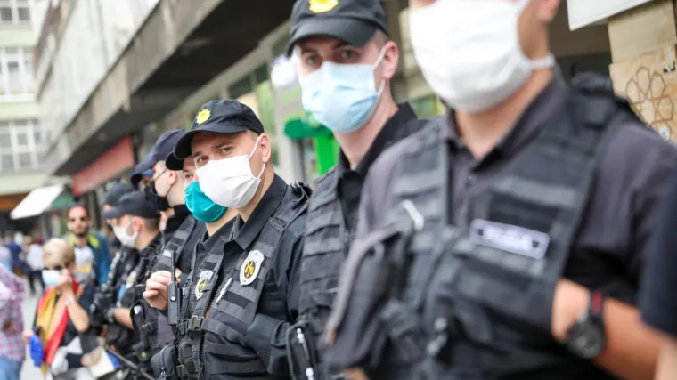 Opsadno stanje u Sarajevu: Održana misa za žrtve Bleiburga, prosvjed antifa&scaron;ista