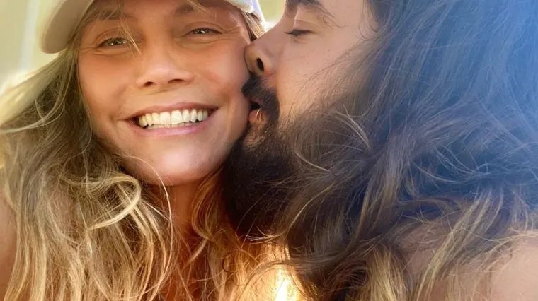 Manekenka objavila izazovne fotke uživanja sa 16 godina mlađim suprugom