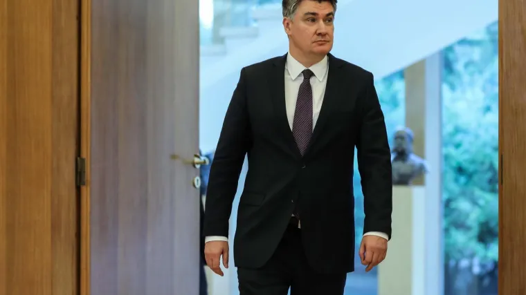 Milanović: 'Na današnji dan Pavelić je izručio Mussoliniju najveći dio Dalmacije. Da se ne zaboravi'