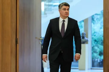 Milanović: 'Na današnji dan Pavelić je izručio Mussoliniju najveći dio Dalmacije. Da se ne zaboravi'