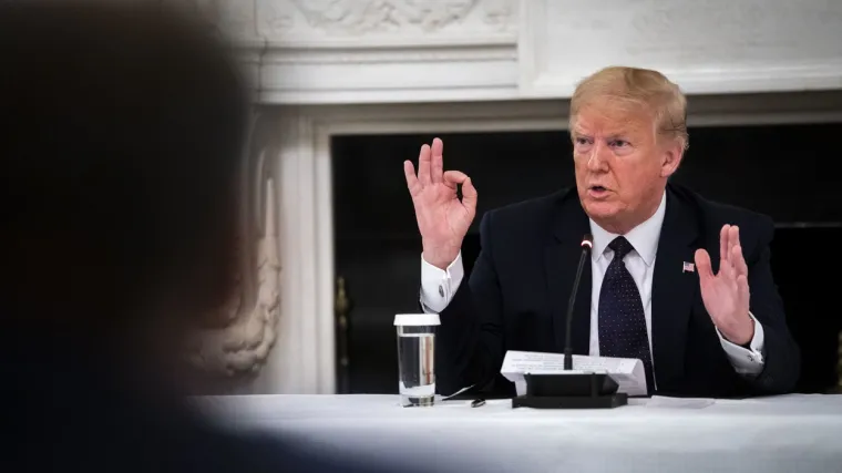 Upravo je priopćio da uzima kontroverzni lijek kojeg već dugo gura kao lijek za Covid. Ali, on uopće nema Covid...