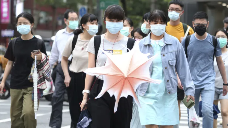 Maska kao glavni 'modni dodatak': Golema potražnja dovela je do nesta&scaron;ice, a cijene su skočile u nebo