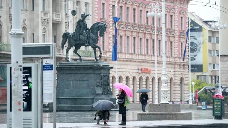 Upaljen crveni alarm: U većem dijelu Hrvatske obilna ki&scaron;a, pod Velebitom će puhati orkanska bura