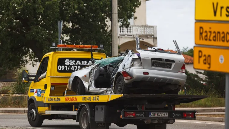 Nova tragedija kod Zadra: Zabili se u drvo, poginuo bračni par, jedna ženska osoba prevezena u bolnicu