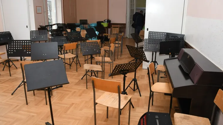 Razmak između puhača dva metra, a između pjevača čak četiri