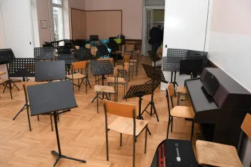 Razmak između puhača dva metra, a između pjevača čak četiri