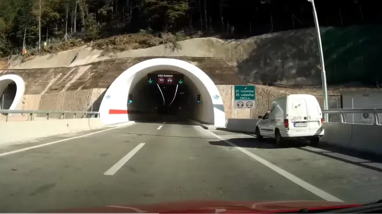 Tvrdio je da su ga silovali i opljačkali, ali su kamere pokazale ne&scaron;to drugo