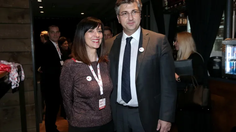 'HDZ-ova Vlada nastavlja sijati nered u &scaron;kolstvu i glumi 'skretničara' odgovornosti'