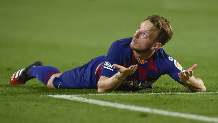 Kako to da je Vatreni u samo godinu dana postao nepoželjan igrač?