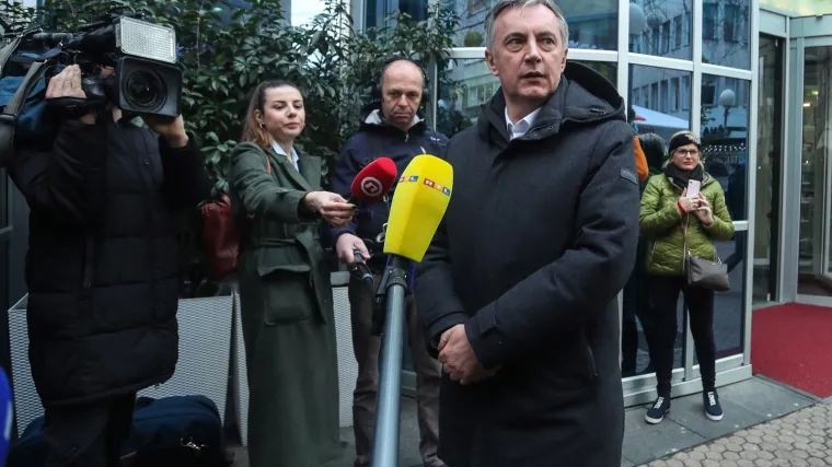 &Scaron;koro na ruski pogon: Za&scaron;to su se oko Domovinskog pokreta okupili milijuna&scaron;i i milijarderi?