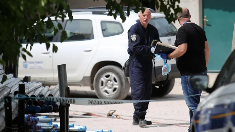 Radnik poginuo kad su na njega pale vi&scaron;e od tonu te&scaron;ke cijevi iz kamiona