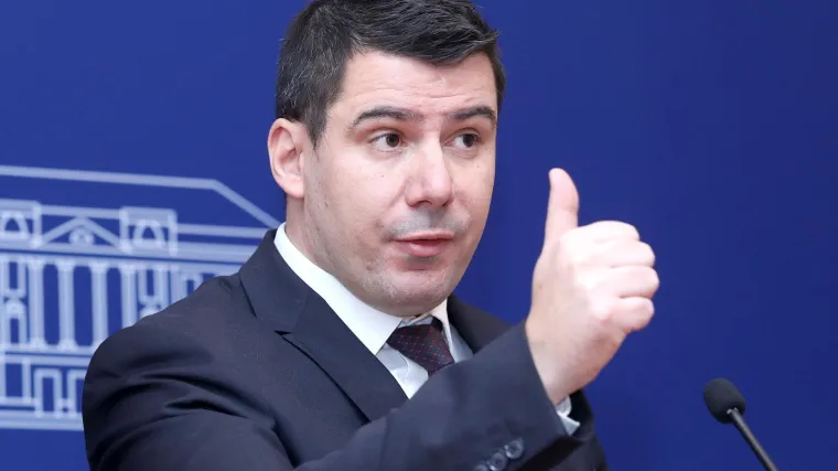 'Most nije u krizi. Troje nas je napustilo, ostali idu u političku mirovinu'