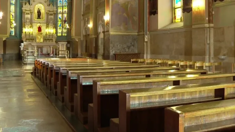 Na misi u Frankfurtu zarazilo se najmanje 107 ljudi: Nisu nestali ni virus, ni prosvjedi