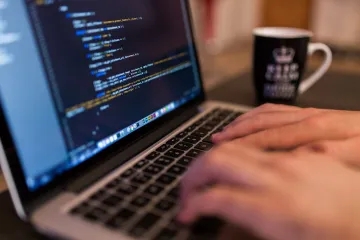 Opasnosti virtualnog svijeta: Predatori seksualno zlostavljaju i iskorištavaju djecu