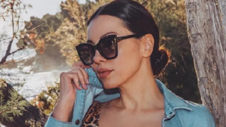 Pozirala u grudnjaku leopard uzorka i... Pa, reakcije su očekivane