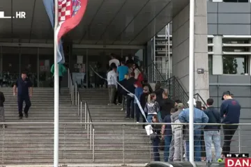Nervozni građani satima čekali u redu za dokumente: Nakon velikog reda, ide još jedan - manji