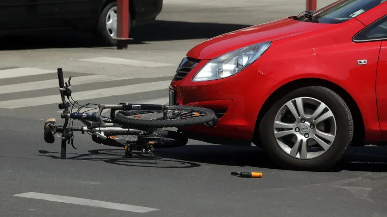 Na raskrižju nije si&scaron;la s bicikla...