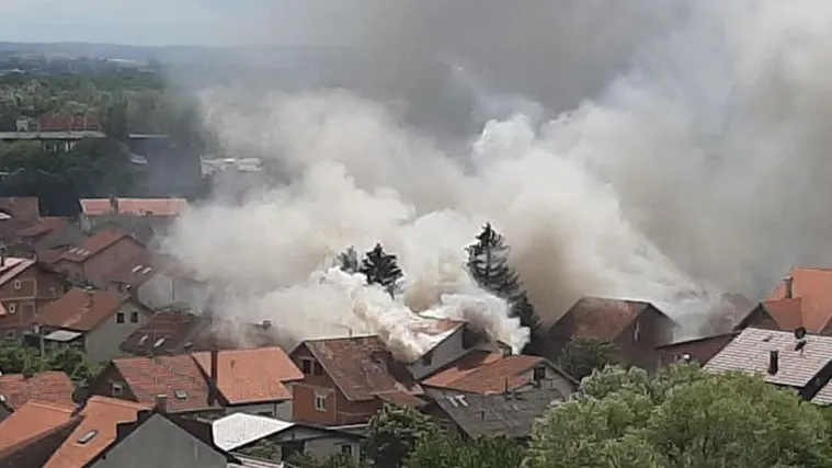 Na teren je iza&scaron;ao 21 vatrogasac sa sedam vozila