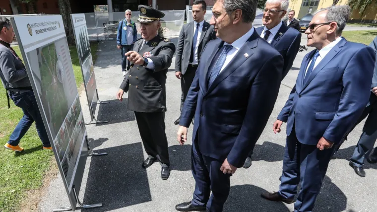 'Za&scaron;to uvijek kasnite?'