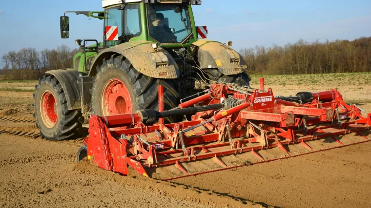 Policija prijavila traktorista, ali i tvrtku u čijem je vlasništvu plug