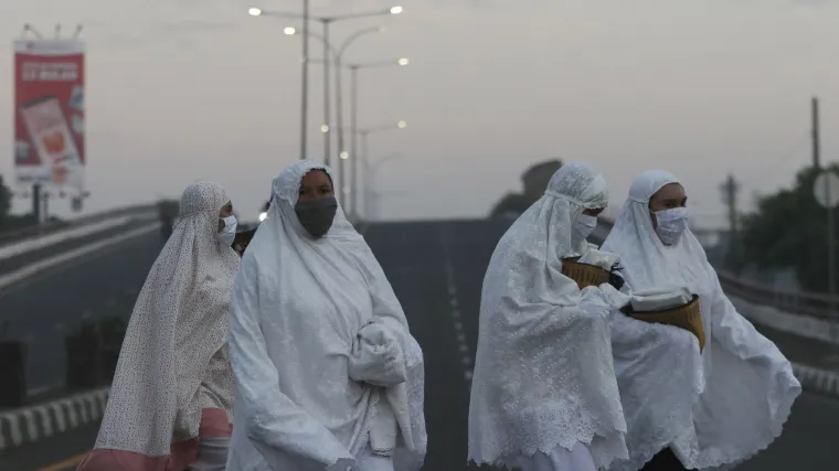 Ministar &scaron;okirao izjavom: 'Korona je kao žena. Prvo je želite kontrolirati, a onda naučite živjeti s njome'