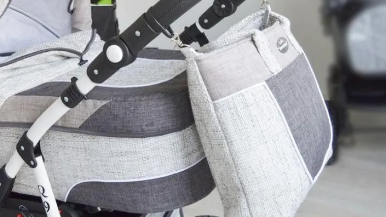 Stra&scaron;no! Auto priklije&scaron;tio uza zid kuće dječja kolica i dijete u njima, beba te&scaron;ko stradala