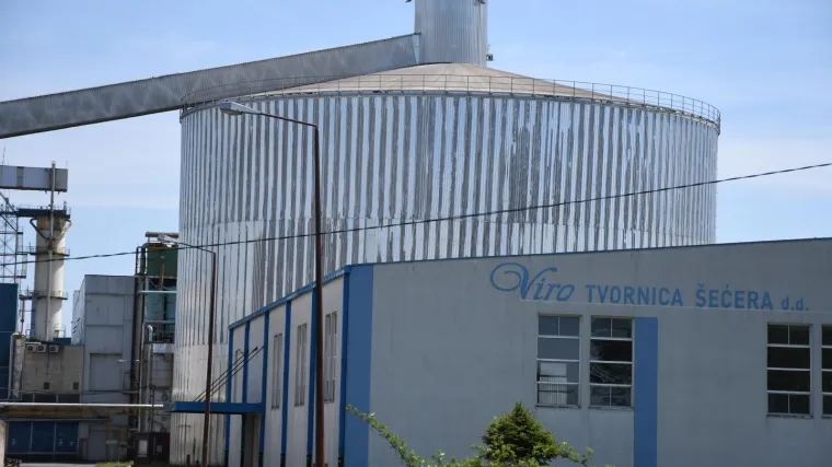 Originalnim ključem u&scaron;li su u skladi&scaron;te i s viličarem izvezli 21 paletu