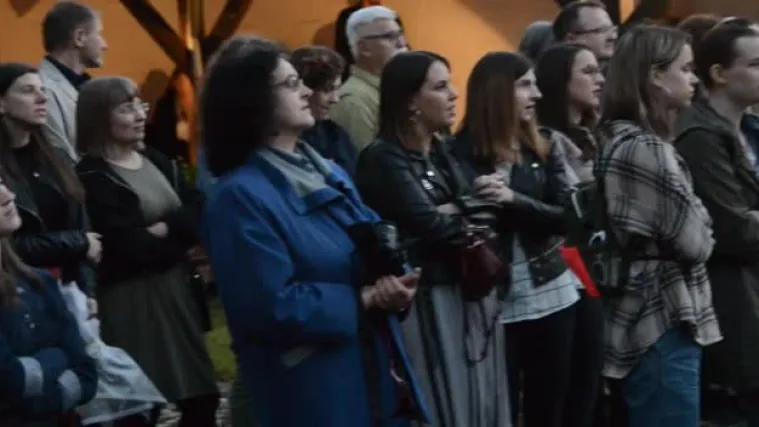 Milost i Tri Koronastiko