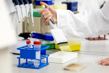 Na svijetu nema dovoljno bočica za cjepivo protiv koronavirusa