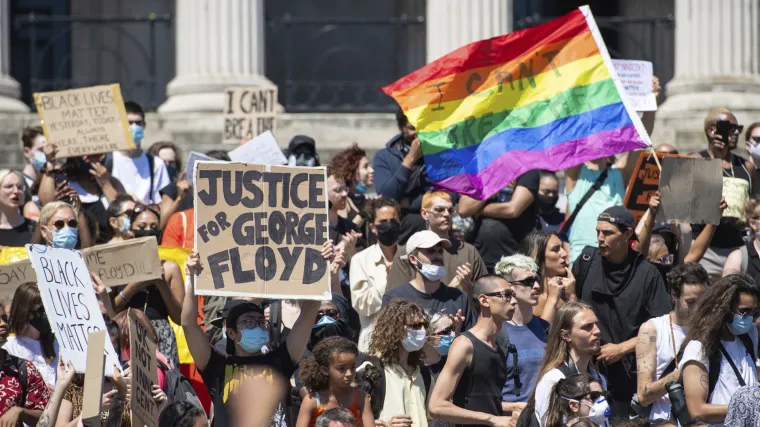 U Berlinu i Londonu stotine ljudi na prosvjedima zbog ubojstva Georgea Floyda