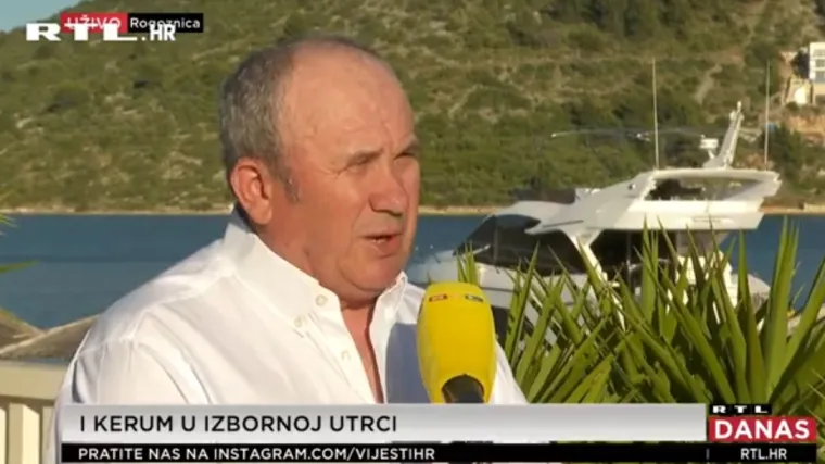 'To je jedan simulan, licemjer'