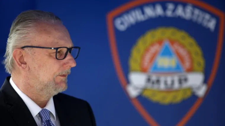 ZNA BROJNE TRIKOVE Božinovićev pomoćnik u MUP-u zaposlio snahinu sestru, ali i dečke svojih kćeri!