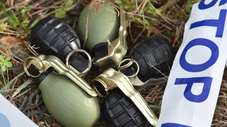 Za dlaku izbjegnuta tragedija! Djeca na&scaron;la bombu, policija ih hvali: 'Za&scaron;titili su svoje i tuđe živote'