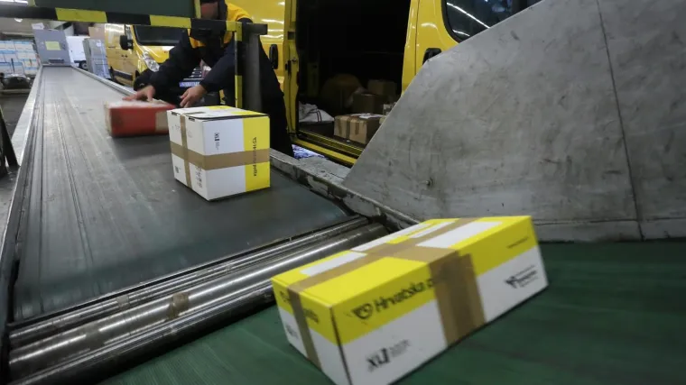 Ostala bez nekoliko tisuća kuna: 'Zovemo iz po&scaron;te. &Scaron;to prije dođite po svoj paket'