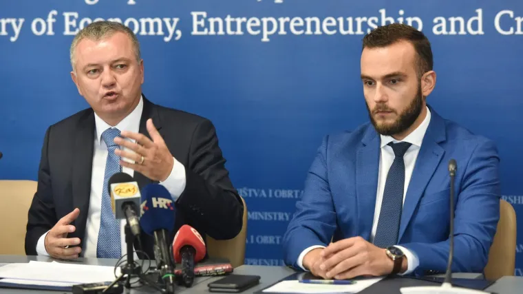 Horvat i Aladrović poručili Restartu: 'Teže je napisati nego prepisati!'