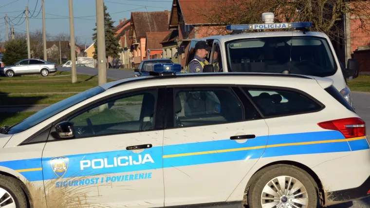 Prvi je udario u betonski zid, a drugi u betonski stup