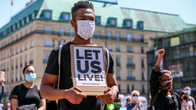 Tisuće ljudi na komemoraciji za Georgea Floyda