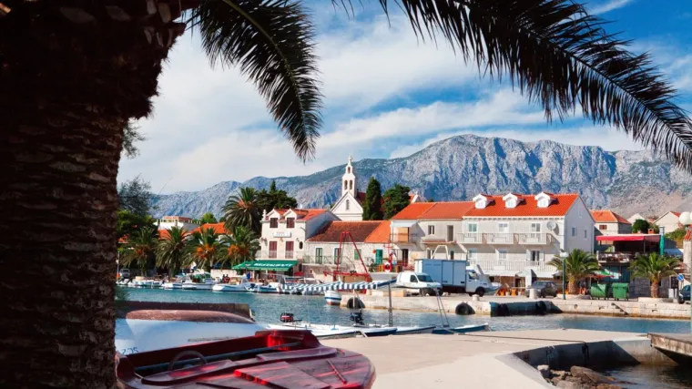 Cijene noćenja na Hvaru već od 7 eura, a kokteli pali s 50 na 25 kn; Pala prva procjena kad slijedi oporavak